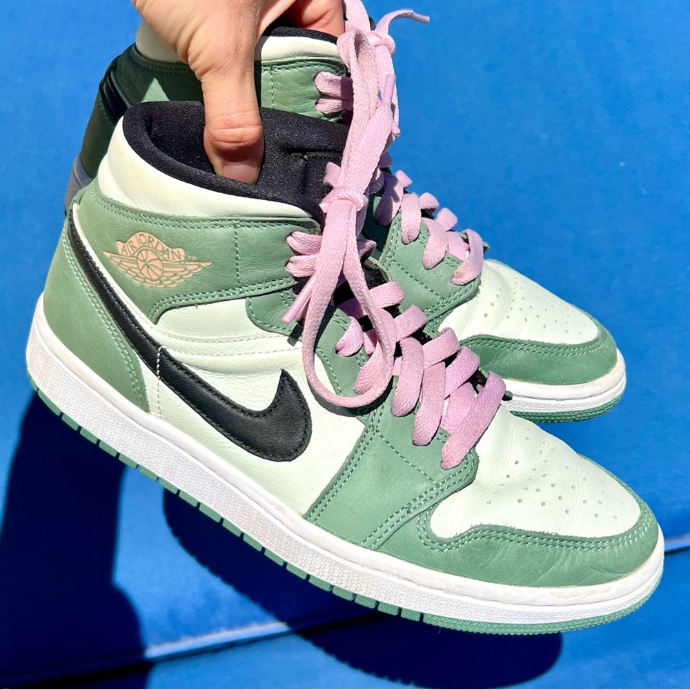 Nike Air Jordan 1 Mid SE Dutch Green Leather Sneakers CZ0774-300